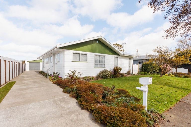 Photo of property in 16 Bendigo Street, Cloverlea, Palmerston North, 4412