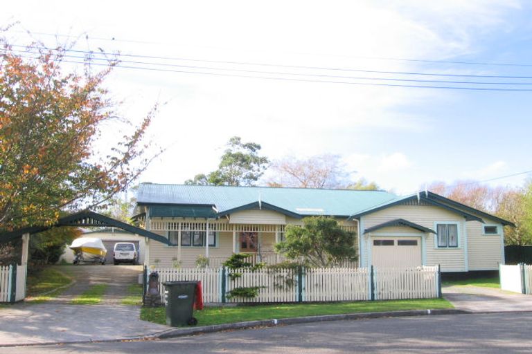 Photo of property in 11 Charles Street, Belmont, Lower Hutt, 5010
