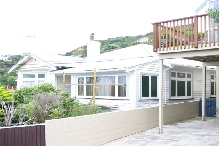 Photo of property in 7 Knoll Street, Island Bay, Wellington, 6023