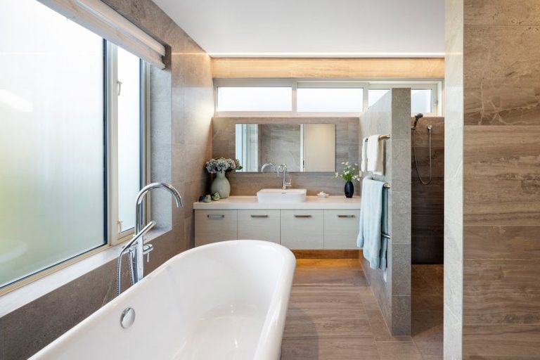 Photo of property in 1 Baxter Michael Crescent, Cambridge, 3434