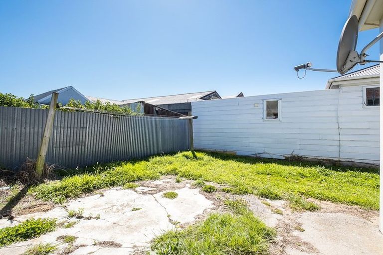Photo of property in 10 Osmond Street, South Dunedin, Dunedin, 9012