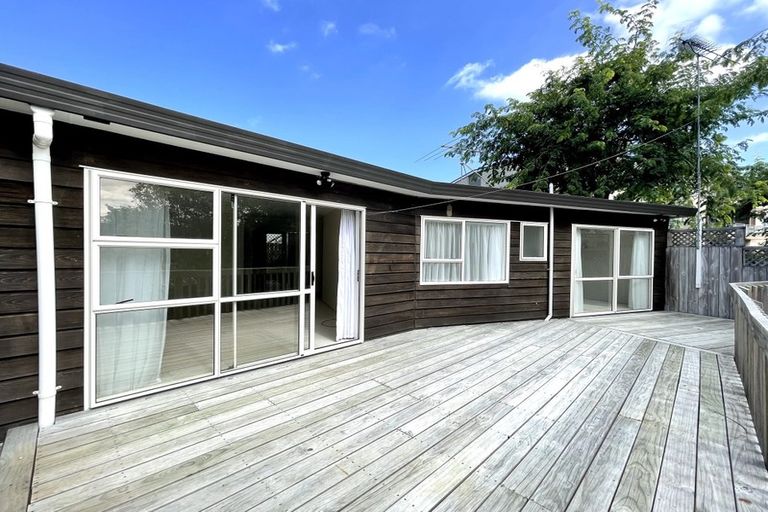 Photo of property in 1/10 Napoleon Avenue, Milford, Auckland, 0620