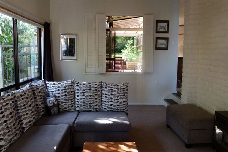 Photo of property in 1/69 Palmerston Road, Birkenhead, Auckland, 0626