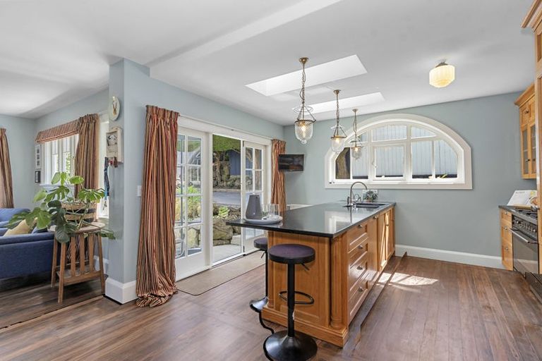 Photo of property in 119 Dyers Pass Road, Cashmere, Christchurch, 8022