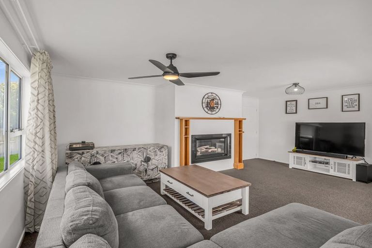 Photo of property in 11 Leander Place, Milson, Palmerston North, 4414