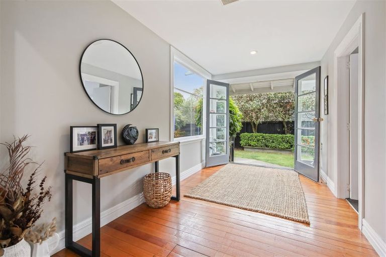 Photo of property in 1 Conway Street, Somerfield, Christchurch, 8024