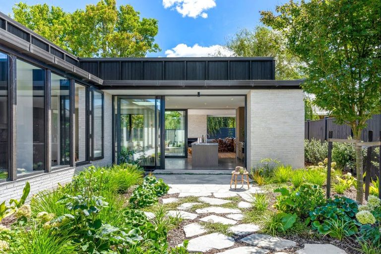 Photo of property in 7 Kewini Grove, Matakana, 0985