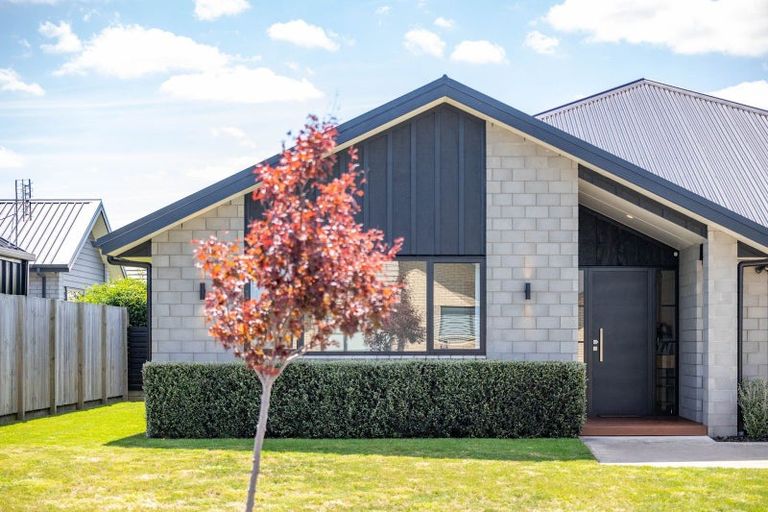 Photo of property in 21 Ruru Street, Cambridge, 3434