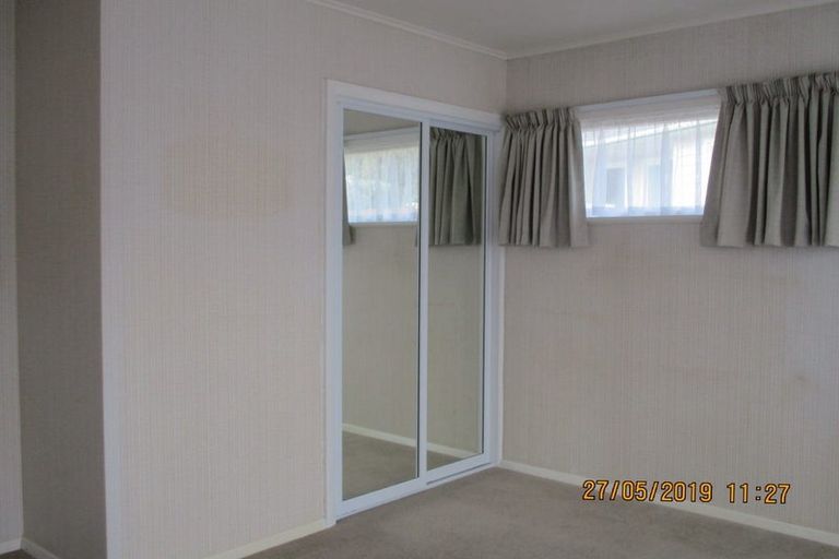 Photo of property in 16 Saint Edmund Crescent, Tawa, Wellington, 5028