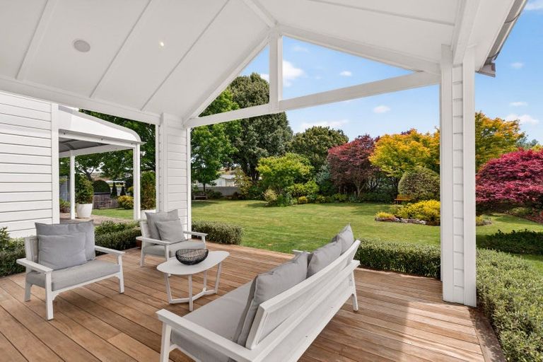 Photo of property in 27 Neeve Road, Taradale, Napier, 4112