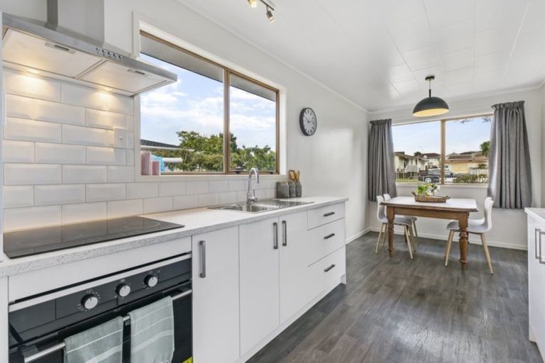 Photo of property in 72 Boundary Road, Clover Park, Auckland, 2019
