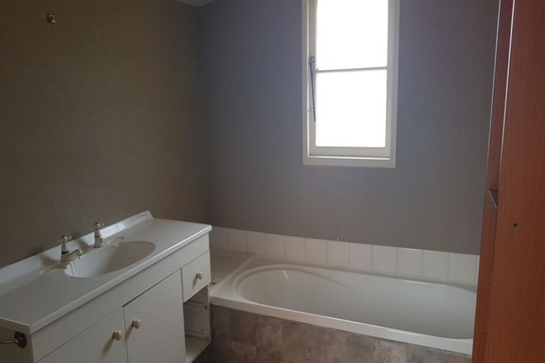 Photo of property in 6 George Street, Waimate, 7924