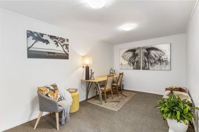 Photo of property in 22 Rosecamp Road, Beach Haven, Auckland, 0626