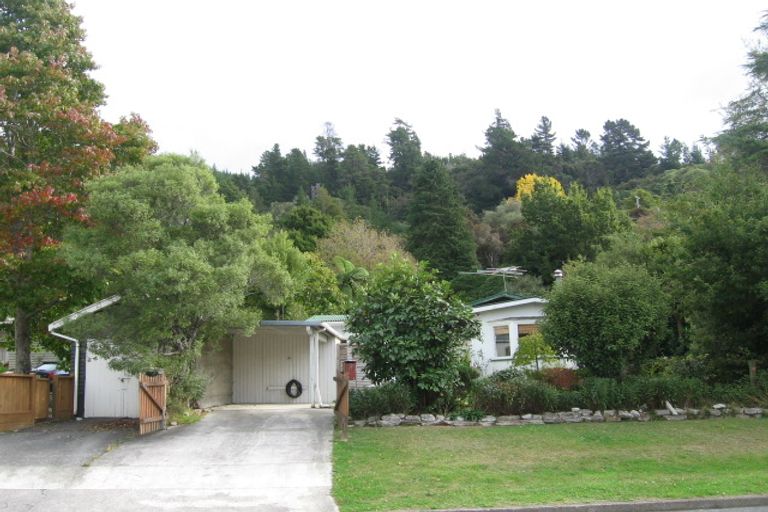 Photo of property in 26 Jocelyn Crescent, Pinehaven, Upper Hutt, 5019