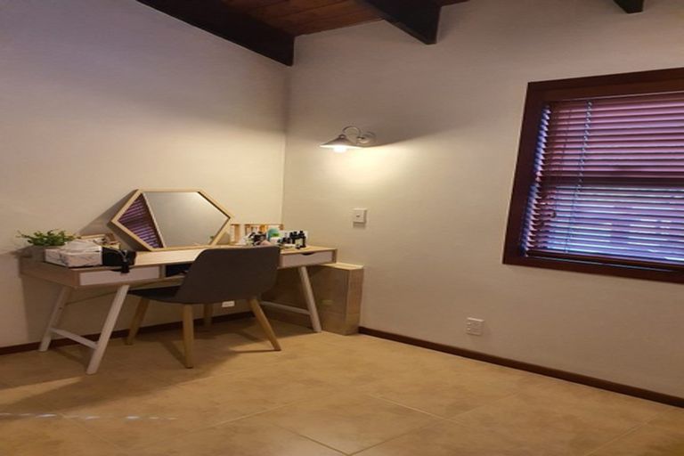 Photo of property in 20 Braemar Road, Castor Bay, Auckland, 0620