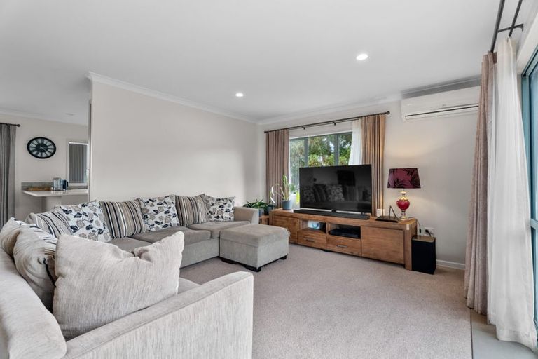 Photo of property in 24a Alexander Street, Cockle Bay, Auckland, 2014