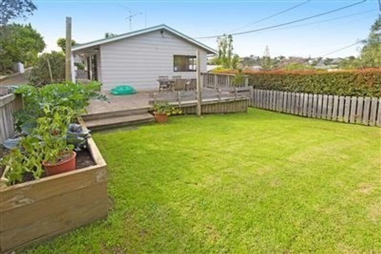 Photo of property in 47a Matai Road, Stanmore Bay, Whangaparaoa, 0932