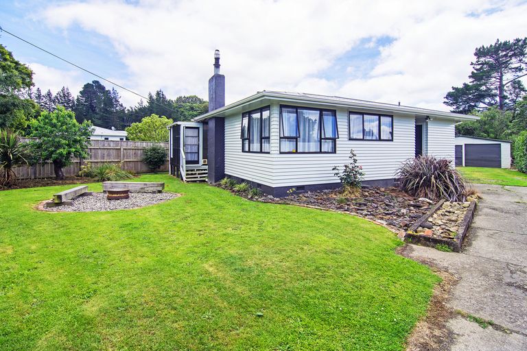 Photo of property in 30 Bridge Street, Eketahuna, 4900