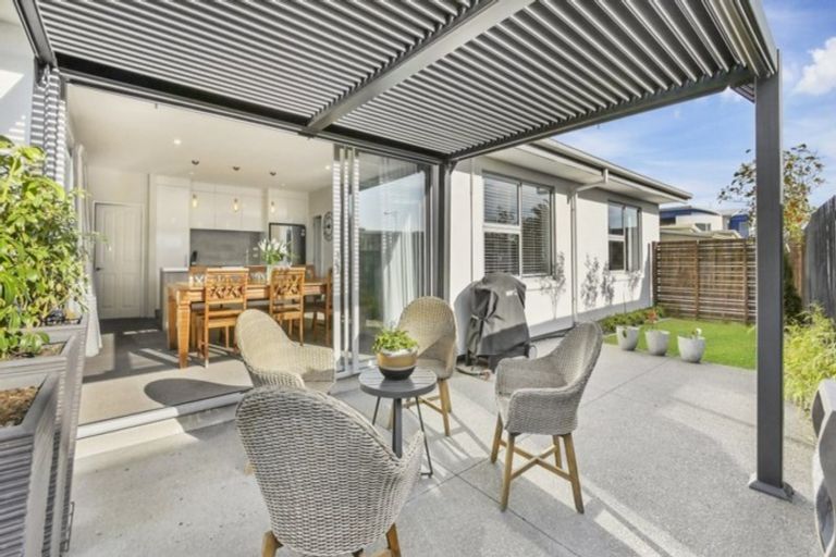 Photo of property in 94 Aston Drive, Waimairi Beach, Christchurch, 8083