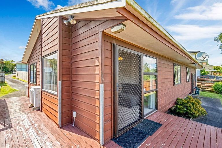 Photo of property in 246 Te Atatu Road, Te Atatu South, Auckland, 0610