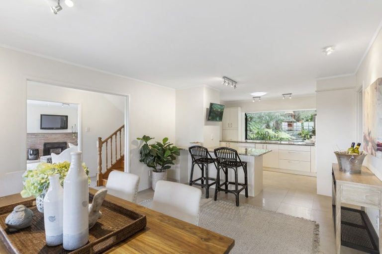 Photo of property in 7 Luana Way, Bucklands Beach, Auckland, 2014