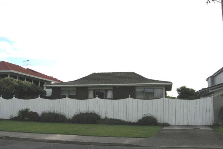 Photo of property in 18 Cecil Road, Milford, Auckland, 0620