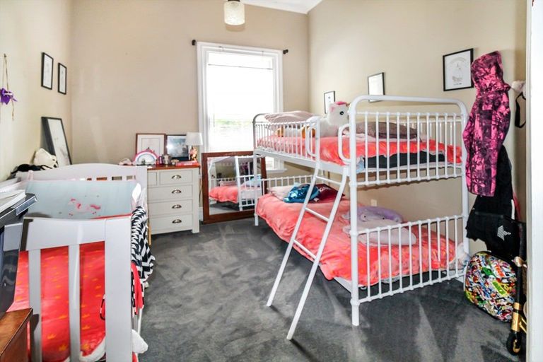 Photo of property in 15 Cadman Street, Dannevirke, 4930