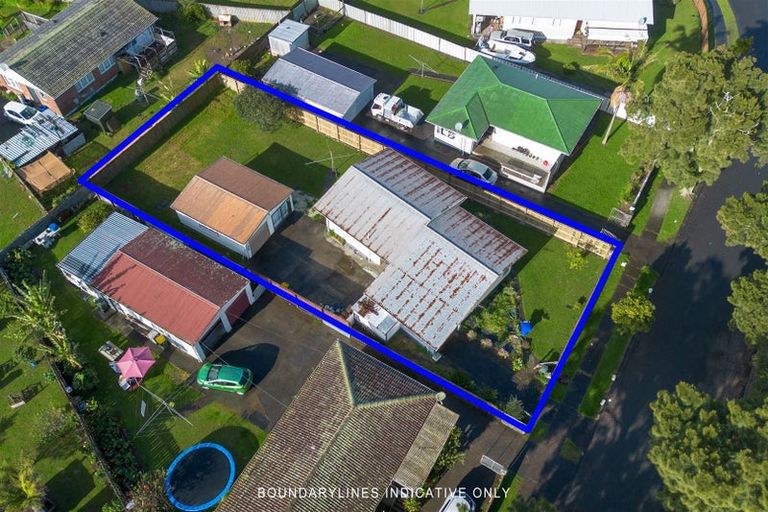 Photo of property in 21 Convair Crescent, Mangere, Auckland, 2022
