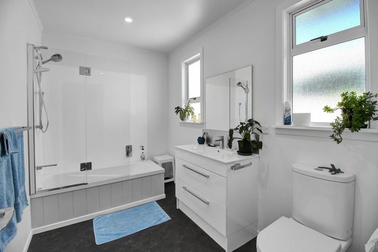 Photo of property in 3624 Eltham Road, Opunake, 4682