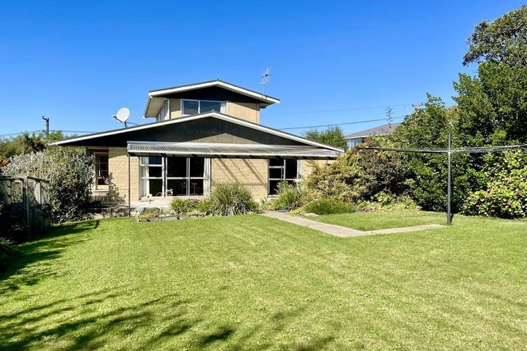Photo of property in 22 Awamoa Road, Holmes Hill, Oamaru, 9401