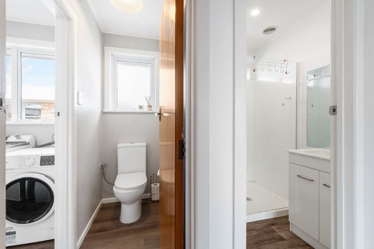 Photo of property in 11a Fox Place, Cloverlea, Palmerston North, 4412