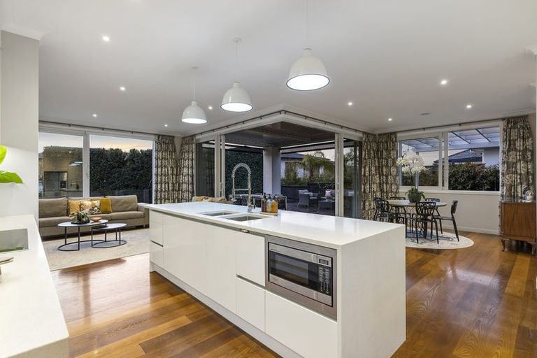 Photo of property in 8 Verley Rise, East Tamaki Heights, Auckland, 2016