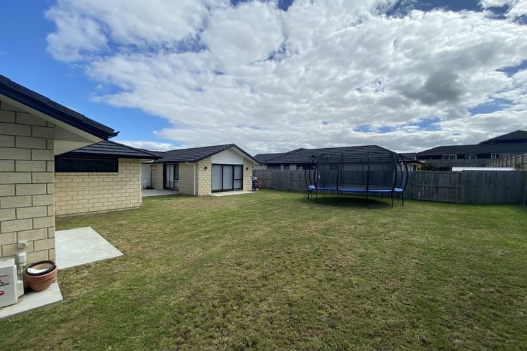 Photo of property in 22 Arahi Place, Rototuna North, Hamilton, 3210