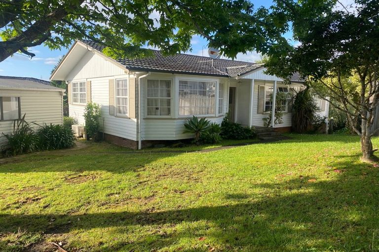 Photo of property in 96 Lantana Road, Green Bay, Auckland, 0604