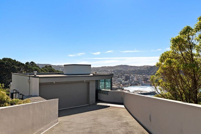 Photo of property in 34 Lookout Road, Roseneath, Wellington, 6021