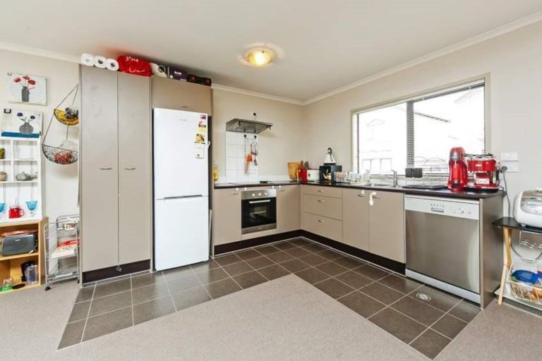 Photo of property in St Claire Village, 9/172 Mcleod Road, Te Atatu South, Auckland, 0610