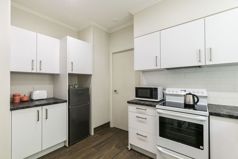 Photo of property in Fountain Court, 18/48 Oriental Parade, Oriental Bay, Wellington, 6011