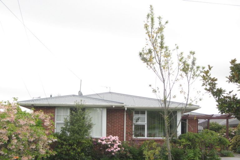Photo of property in 17 Fatima Street, Redwood, Christchurch, 8051