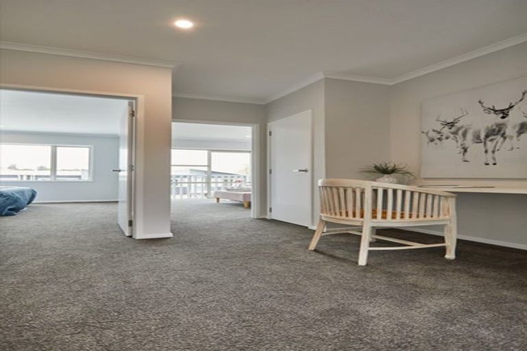 Photo of property in 42 Karepiro Drive, Stanmore Bay, Whangaparaoa, 0932