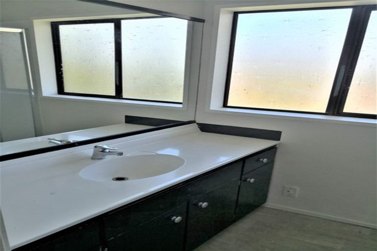 Photo of property in 23 Jandell Crescent, Bucklands Beach, Auckland, 2014