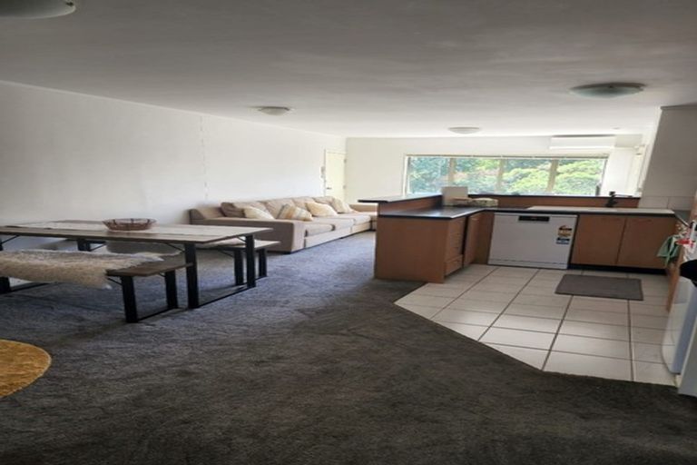 Photo of property in The Haven, 15/120 Beach Haven Road, Beach Haven, Auckland, 0626