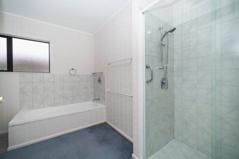 Photo of property in 6 Mckenzie Court, Terrace End, Palmerston North, 4410