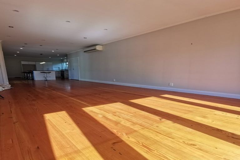 Photo of property in 77 Jeffreys Road, Fendalton, Christchurch, 8052