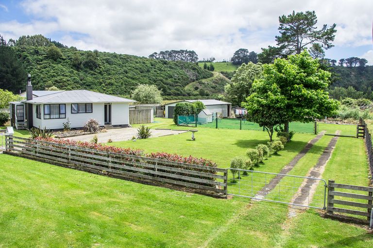 Photo of property in 30 Bridge Street, Eketahuna, 4900