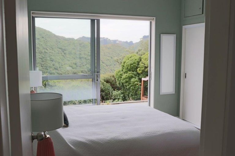 Photo of property in 142 Homebush Road, Khandallah, Wellington, 6035