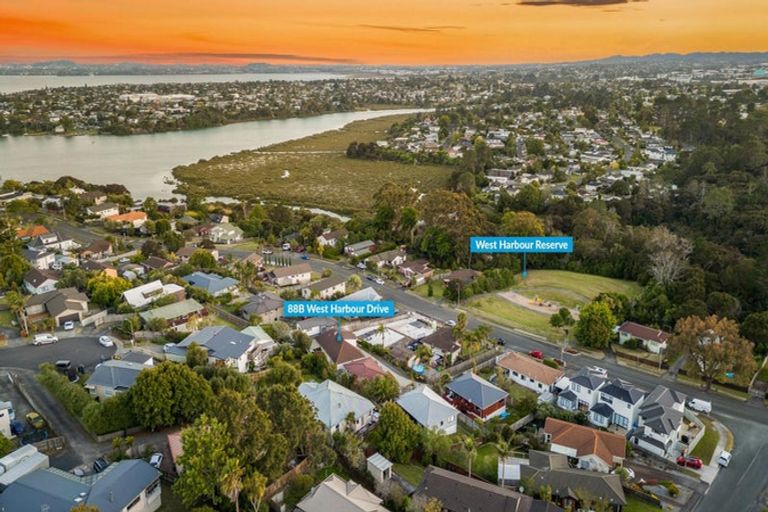 Photo of property in 88b West Harbour Drive, West Harbour, Auckland, 0618