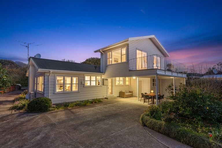 Photo of property in 17 Rata Street, Waikanae, 5036