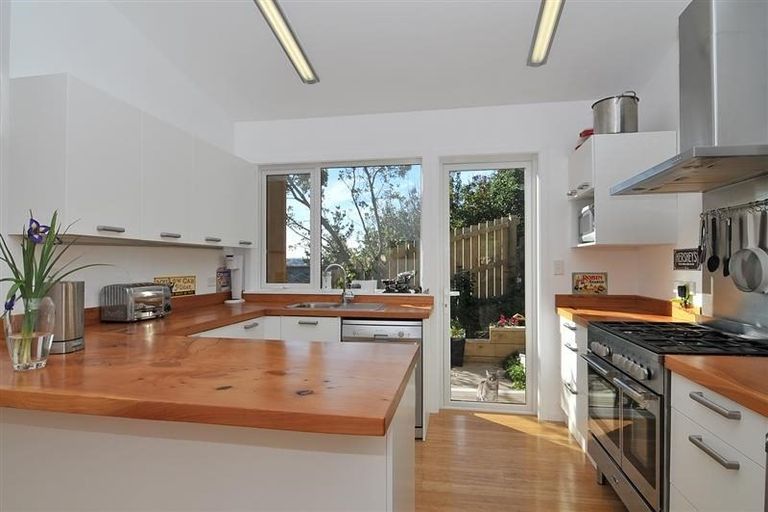 Photo of property in 7 Kastos Way, Strathmore Park, Wellington, 6022