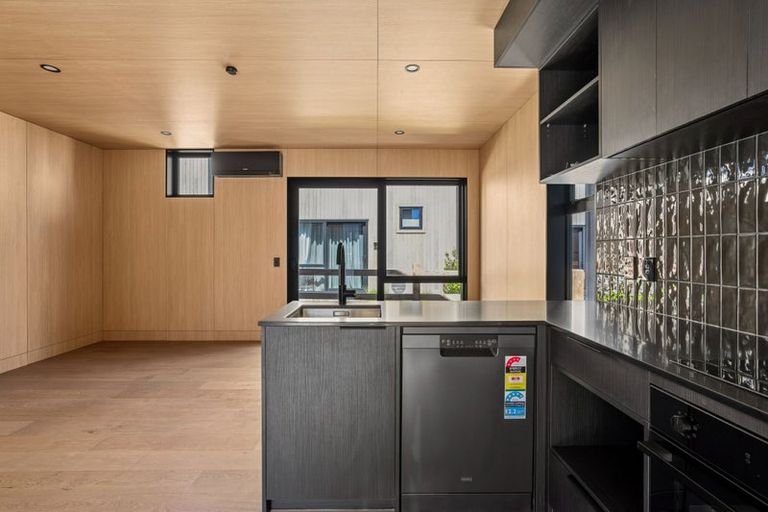 Photo of property in 3 O'meara Street, Swanson, Auckland, 0614