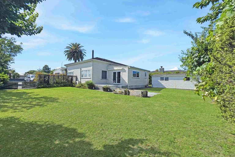 Photo of property in 20 Church Road, Taradale, Napier, 4112